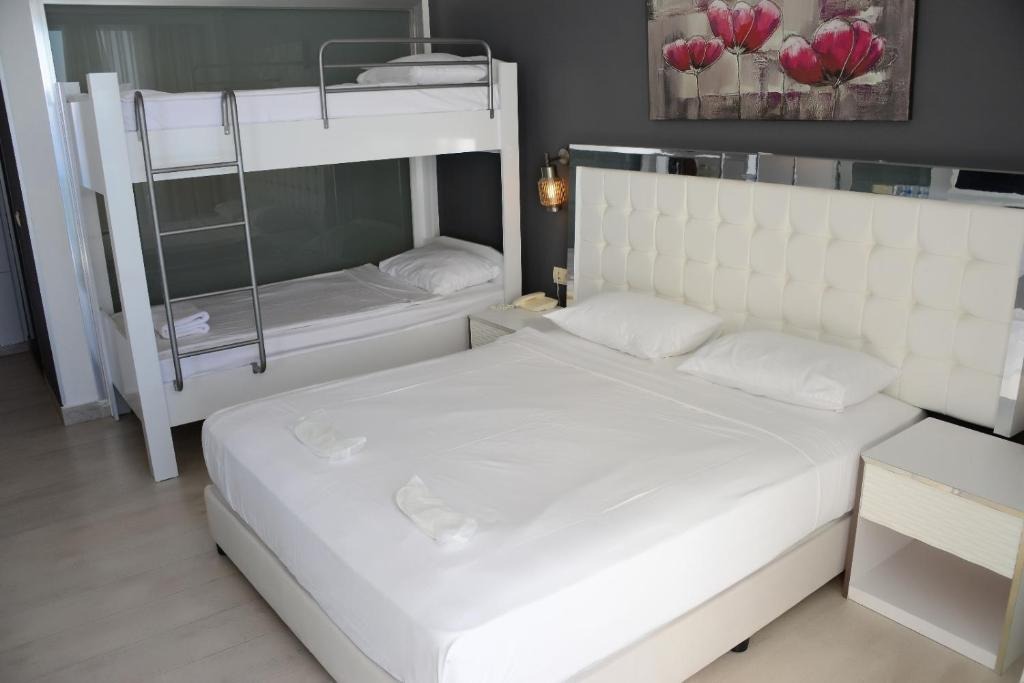 هتل له بلو کوش آداسی